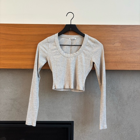 Reformation Tops - Reformation Gray Ribbed Long Sleeve Crop Top, Size XS